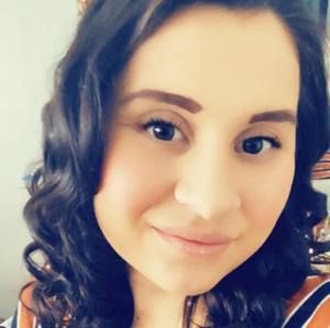 Meet your Posher, Daniela